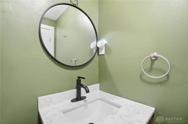 9095 N Bunnell Hill Road, Clearcreek Twp, OH 45458