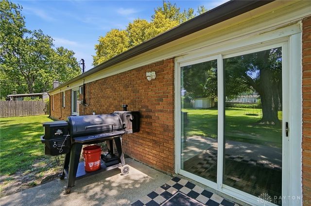 9095 N Bunnell Hill Road, Clearcreek Twp, OH 45458