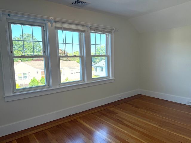 34 Caswell Avenue, Newport, RI 02840