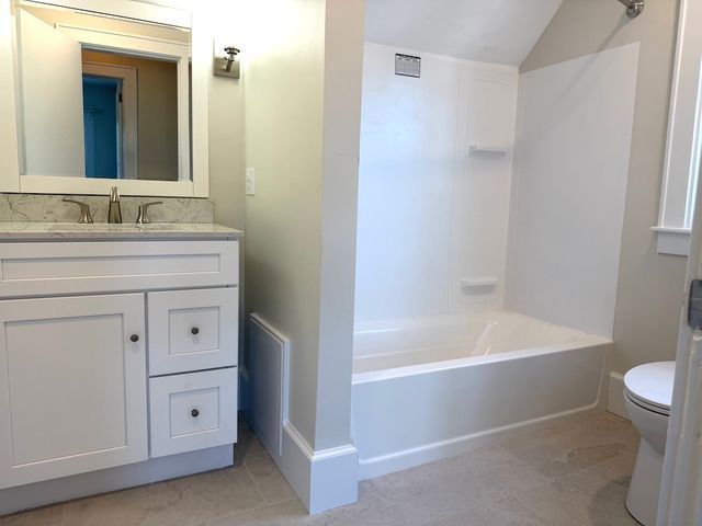 34 Caswell Avenue, Newport, RI 02840
