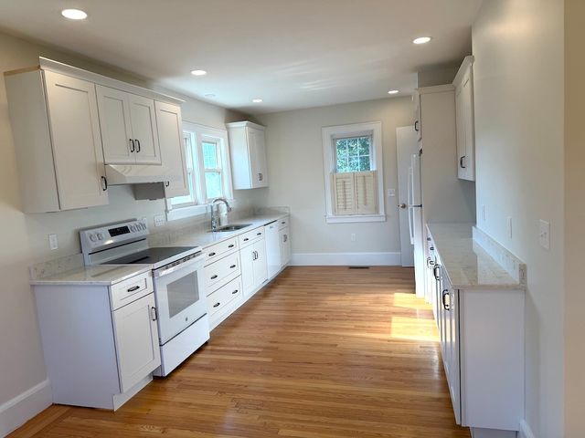 34 Caswell Avenue, Newport, RI 02840