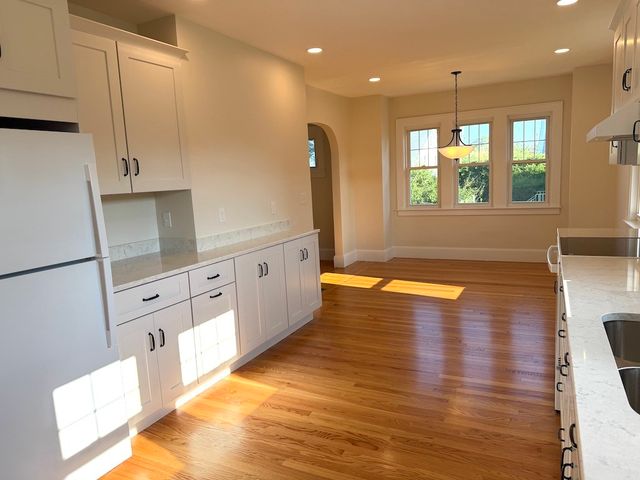 34 Caswell Avenue, Newport, RI 02840