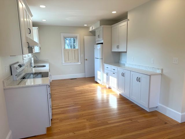 34 Caswell Avenue, Newport, RI 02840