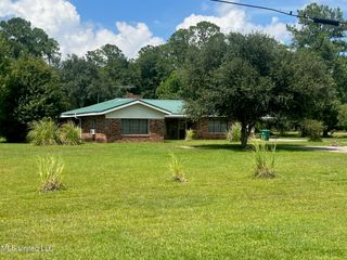5332 Highway 90, Bay Saint Louis, MS 39520