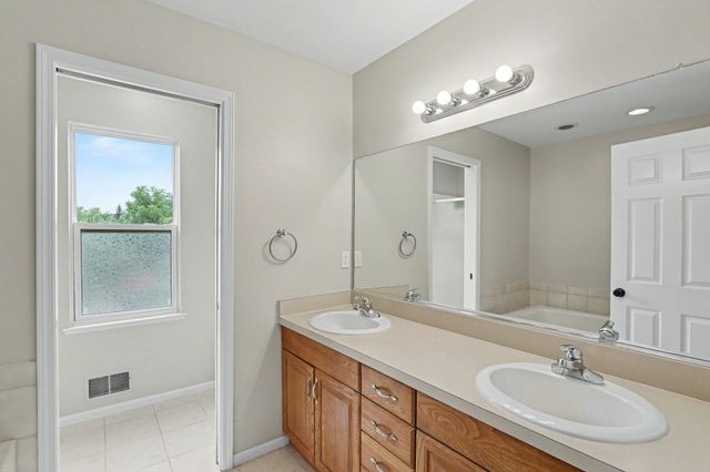 2138 Vail Court, Pittsfield Charter Twp, MI 48108