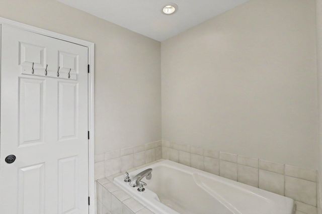 2138 Vail Court, Pittsfield Charter Twp, MI 48108