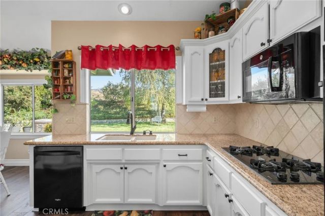 10684 Lakeview Road, Yucaipa, CA 92399