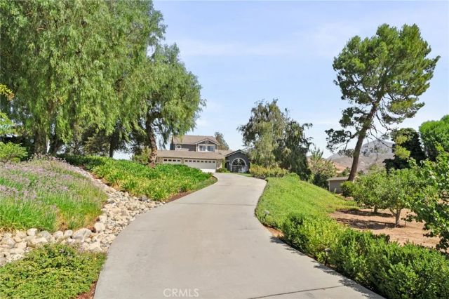 10684 Lakeview Road, Yucaipa, CA 92399