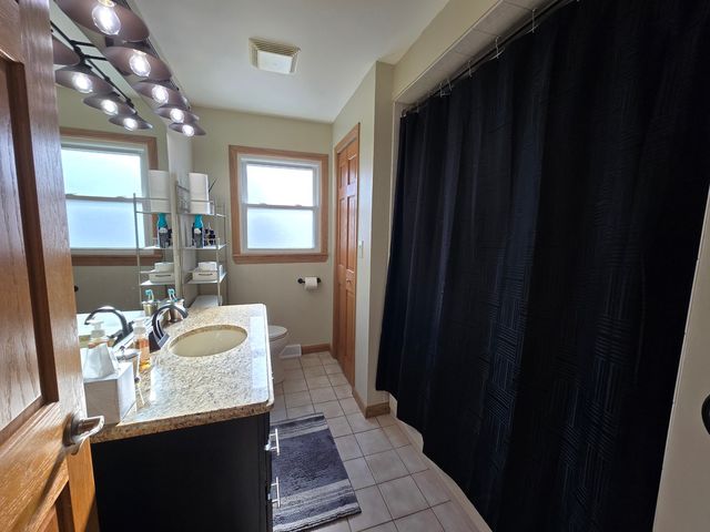 1905 N Hilltop Avenue, Zion, IL 60099