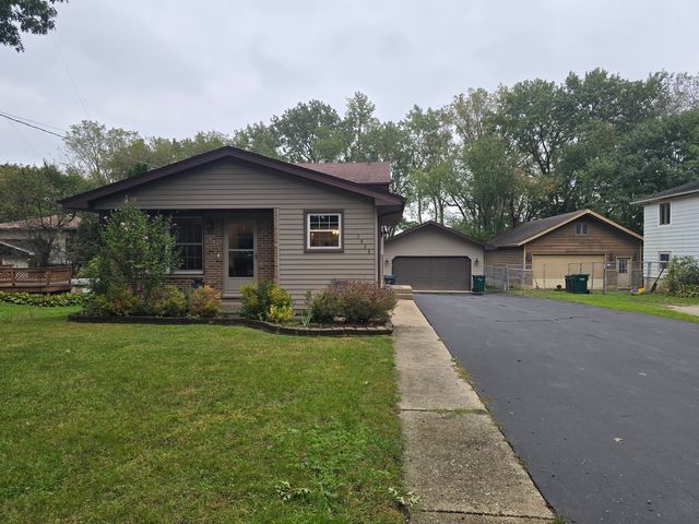 1905 N Hilltop Avenue, Zion, IL 60099