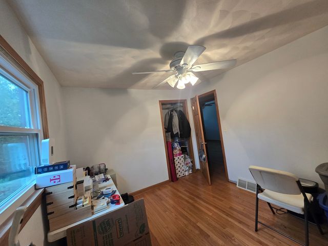 1905 N Hilltop Avenue, Zion, IL 60099