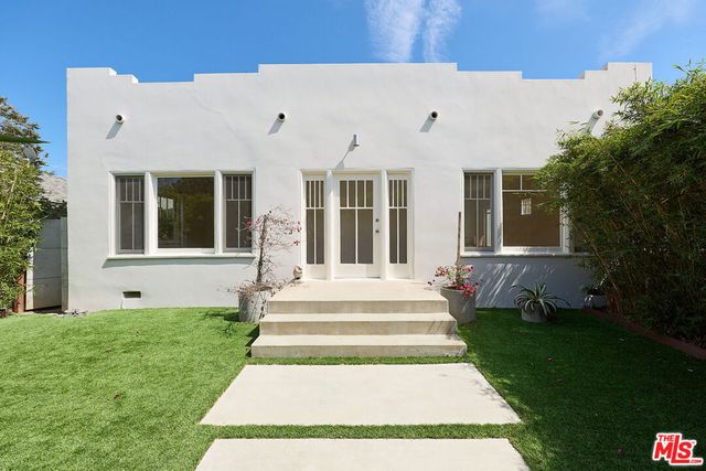 714 Kensington Road, Santa Monica, CA 90405