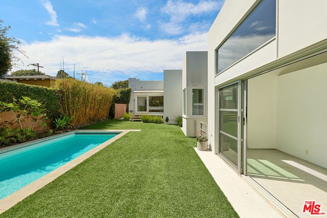 714 Kensington Road, Santa Monica, CA 90405