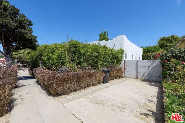 714 Kensington Road, Santa Monica, CA 90405
