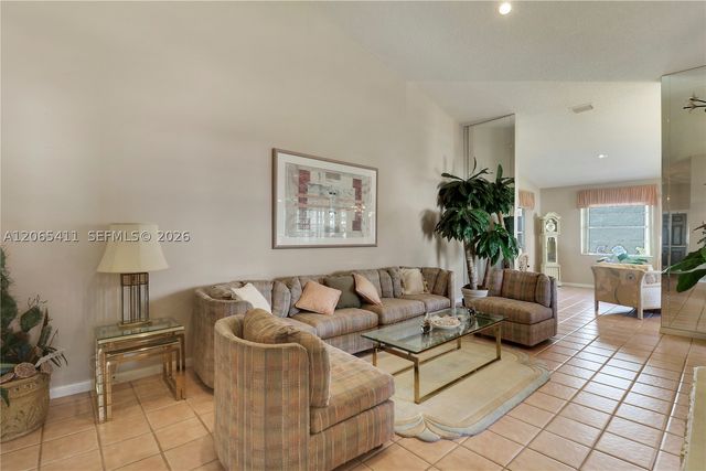 5275 Tiffany Anne Cir, West Palm Beach, FL 33417