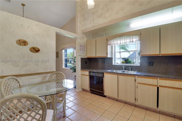 5275 Tiffany Anne Cir, West Palm Beach, FL 33417