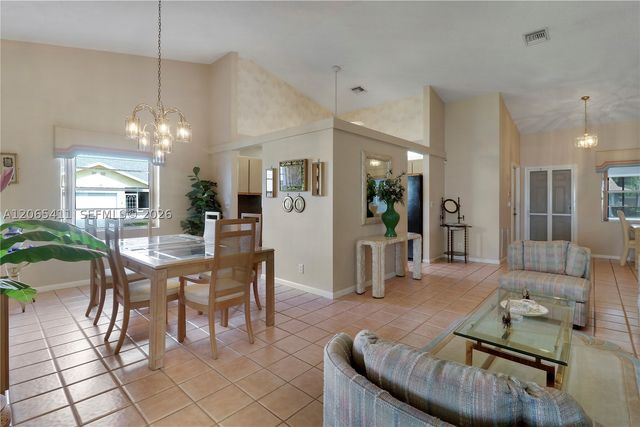 5275 Tiffany Anne Cir, West Palm Beach, FL 33417