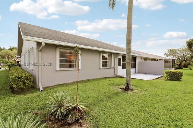 5275 Tiffany Anne Cir, West Palm Beach, FL 33417