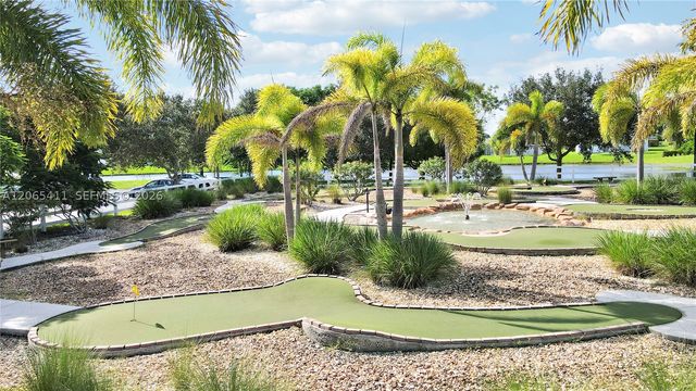 5275 Tiffany Anne Cir, West Palm Beach, FL 33417