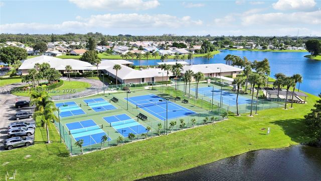 5275 Tiffany Anne Cir, West Palm Beach, FL 33417