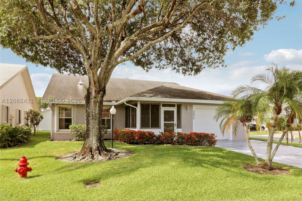 5275 Tiffany Anne Cir, West Palm Beach, FL 33417