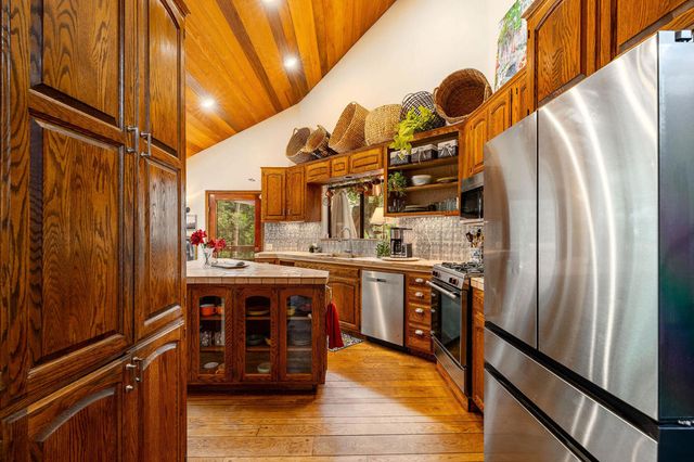 24680 Fern Valley Road, Idyllwild, CA 92549