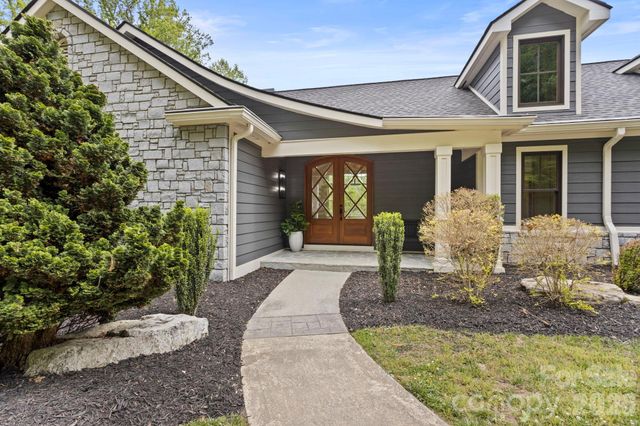 301 Winding Meadows Drive, Flat Rock, NC 28731