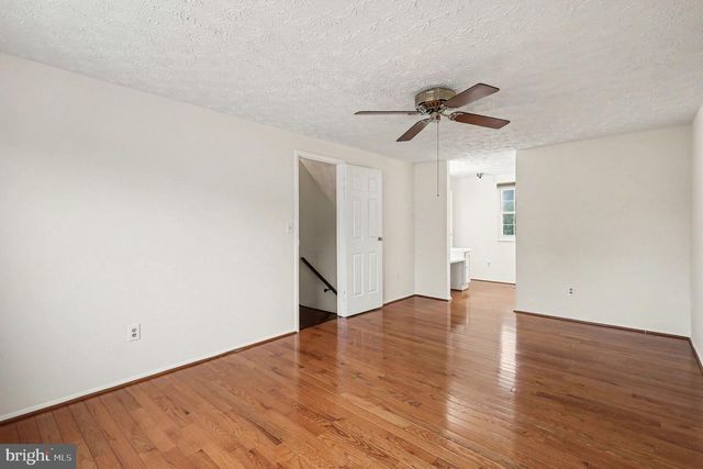 1101 WINTROL CT, Herndon, VA 20170