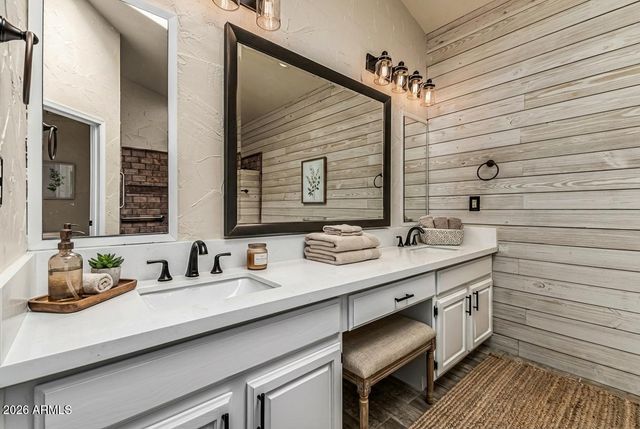 10709 E CHAMPAGNE Drive, Sun Lakes, AZ 85248