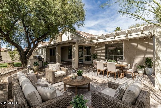 10709 E CHAMPAGNE Drive, Sun Lakes, AZ 85248