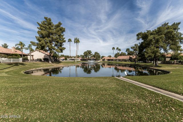 10709 E CHAMPAGNE Drive, Sun Lakes, AZ 85248