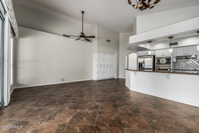 10709 E CHAMPAGNE Drive, Sun Lakes, AZ 85248