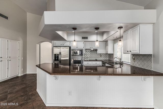 10709 E CHAMPAGNE Drive, Sun Lakes, AZ 85248