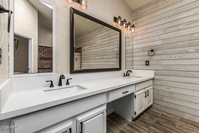 10709 E CHAMPAGNE Drive, Sun Lakes, AZ 85248