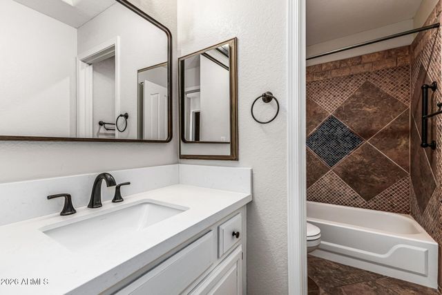 10709 E CHAMPAGNE Drive, Sun Lakes, AZ 85248