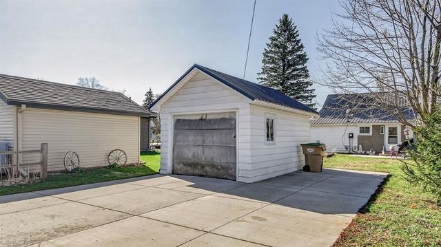 332 Dwight Street, Chippewa Falls, WI 54729