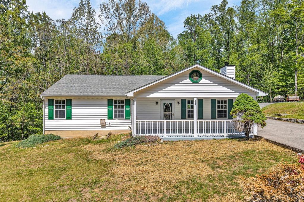 1222 Misty Ridge Lane, Montvale, VA 24122
