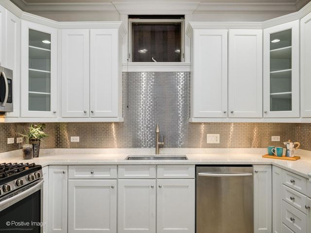 5058 N Kimball Avenue G, Chicago, IL 60625