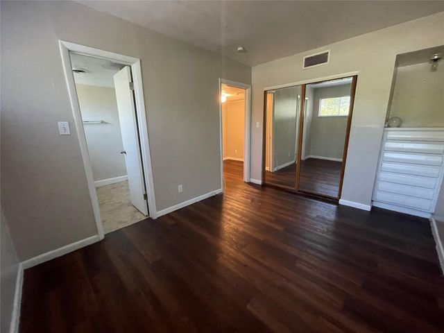 3304 Red River ST 102, Austin, TX 78705