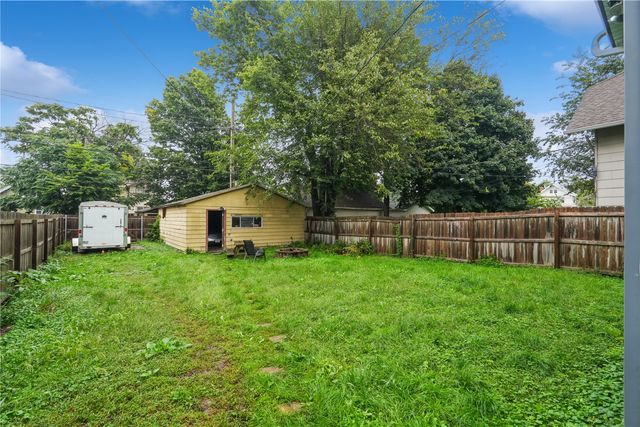 1810 Park Ave SE, Cedar Rapids, IA 52403