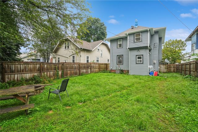 1810 Park Ave SE, Cedar Rapids, IA 52403