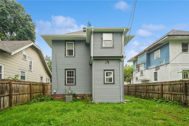 1810 Park Ave SE, Cedar Rapids, IA 52403