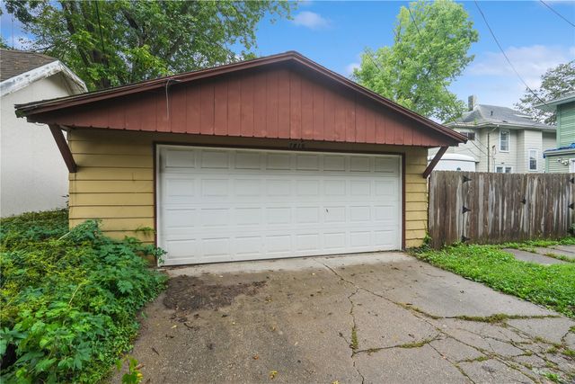 1810 Park Ave SE, Cedar Rapids, IA 52403