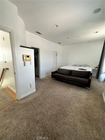 270 E Glenarm, Pasadena, CA 91106
