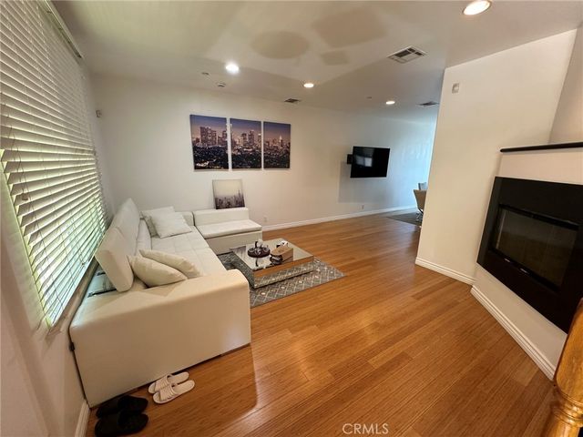 270 E Glenarm, Pasadena, CA 91106