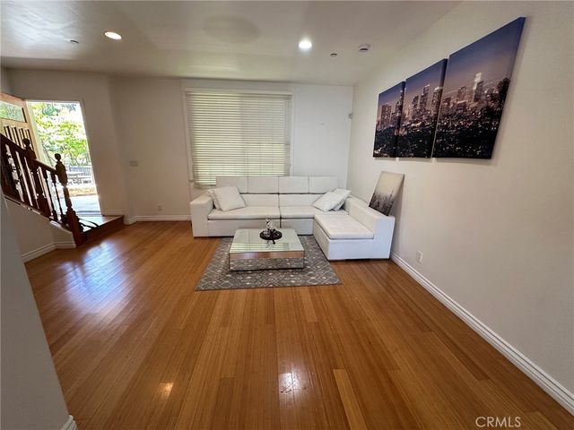 270 E Glenarm, Pasadena, CA 91106