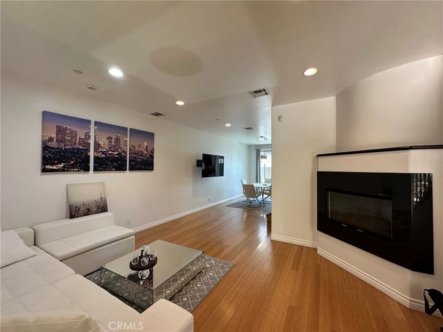 270 E Glenarm, Pasadena, CA 91106