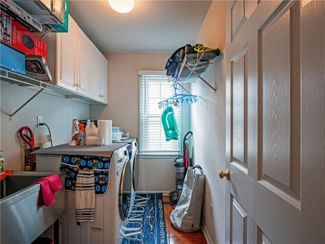 10910 Chatburn Way, Johns Creek, GA 30097