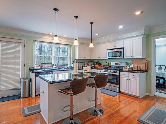 10910 Chatburn Way, Johns Creek, GA 30097