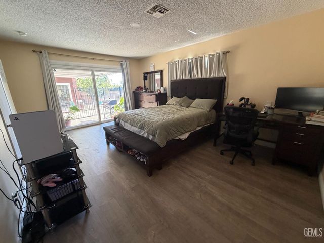 3017 Barnett Street, Bakersfield, CA 93308